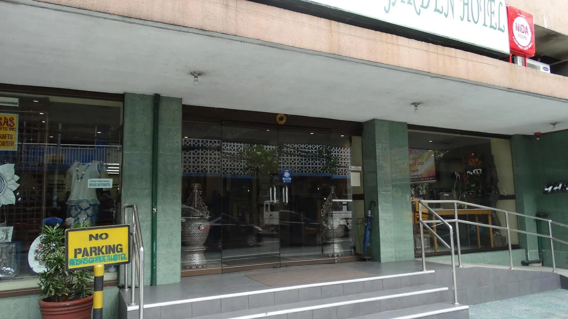 Rosas Garden Hotel Manila