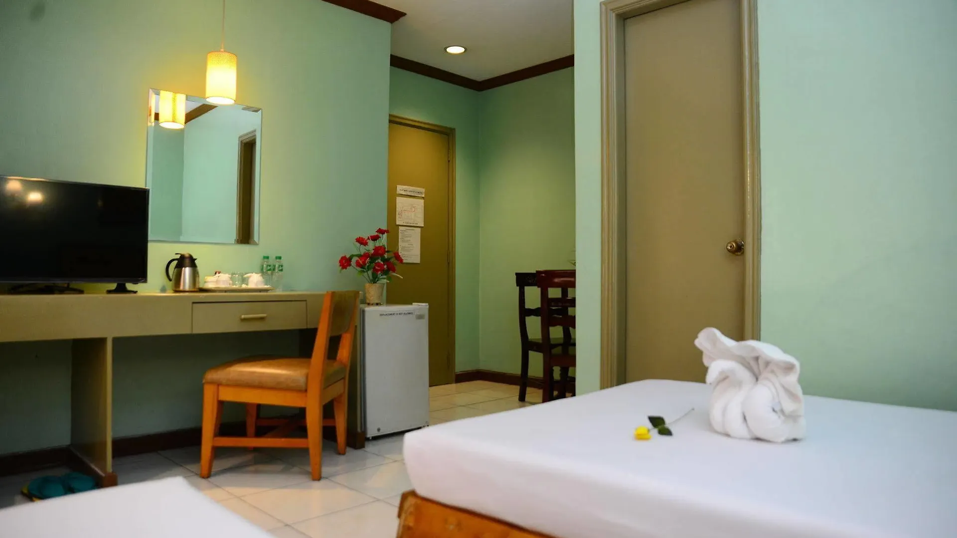 Rosas Garden Hotel Manila